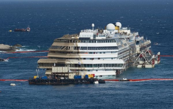 Costa Concordia shipwreck to be moved in June - image 3
