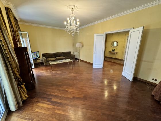 Elegant 3-bedroom flat in Parioli - image 1