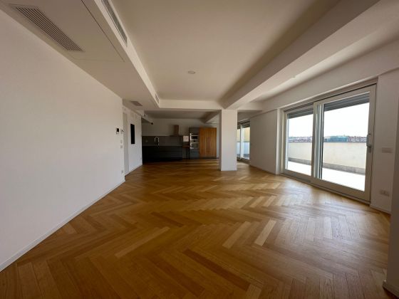 Brand new 3-bedroom penthouse with huge terrace! - image 5