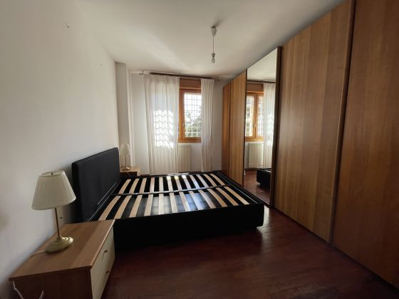 1-bedroom flat with terrace & parking - image 7