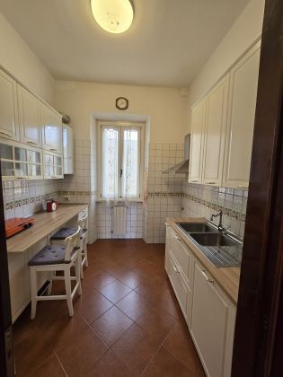 LUXURY APT FOR RENT IN PRATI, CENTRAL ROME - image 24