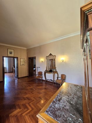 LUXURY APT FOR RENT IN PRATI, CENTRAL ROME - image 3