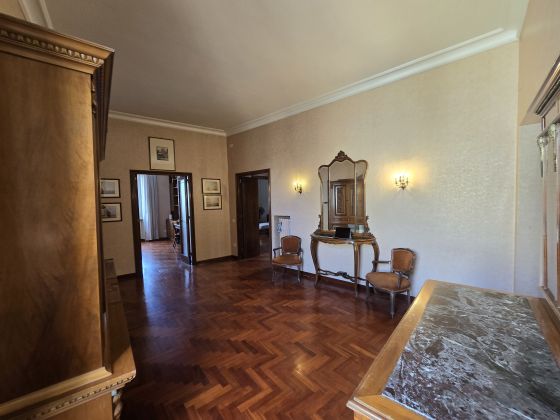 LUXURY APT FOR RENT IN PRATI, CENTRAL ROME - image 15