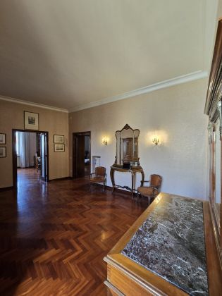 LUXURY APT FOR RENT IN PRATI, CENTRAL ROME - image 34