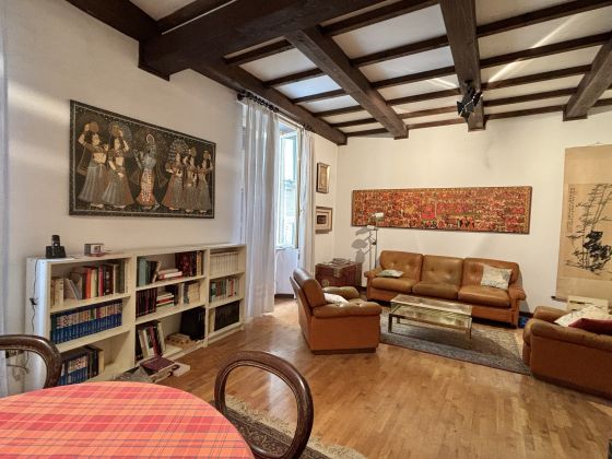 Characteristic flat in Trastevere - image 1