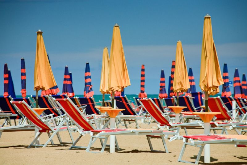 Giorgia Meloni defies EU by blocking overhaul of Italy's beaches