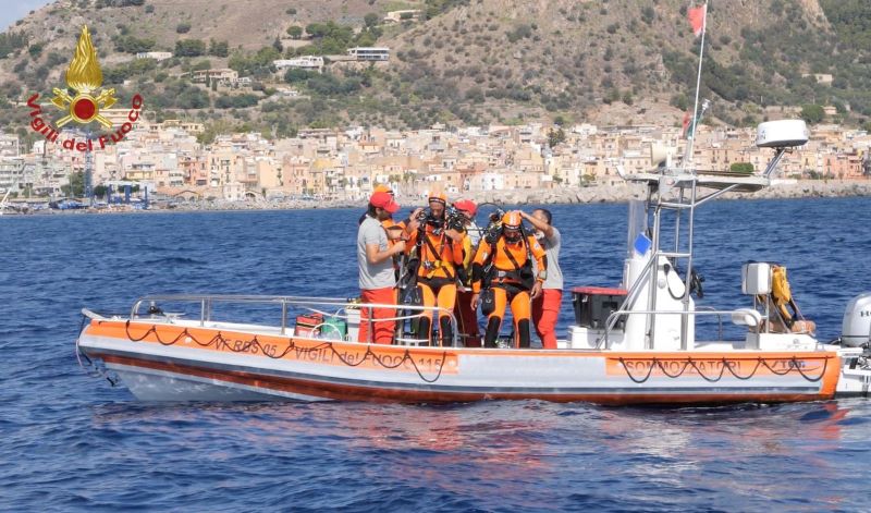 Divers recover five bodies from Bayesian yacht sinking in Sicily