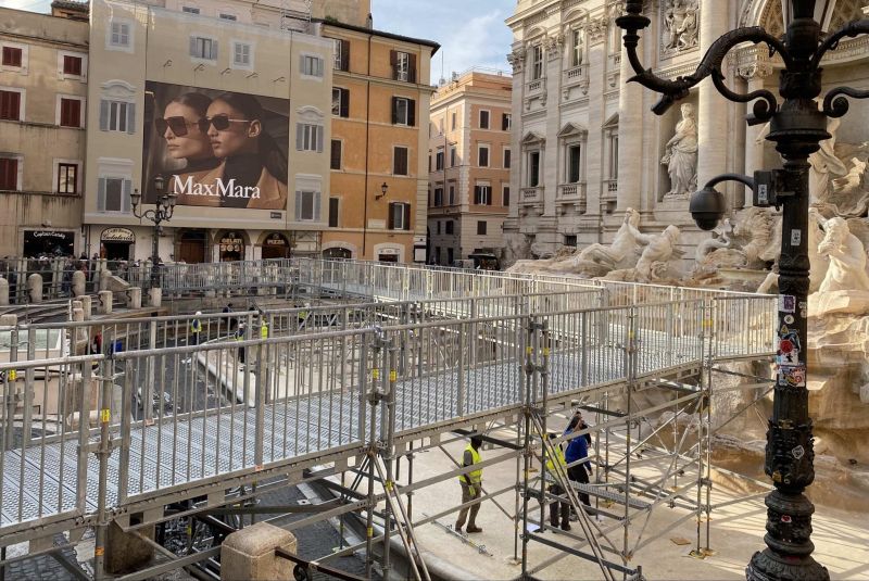 Rome installs elevated walkway in front of Trevi Fountain